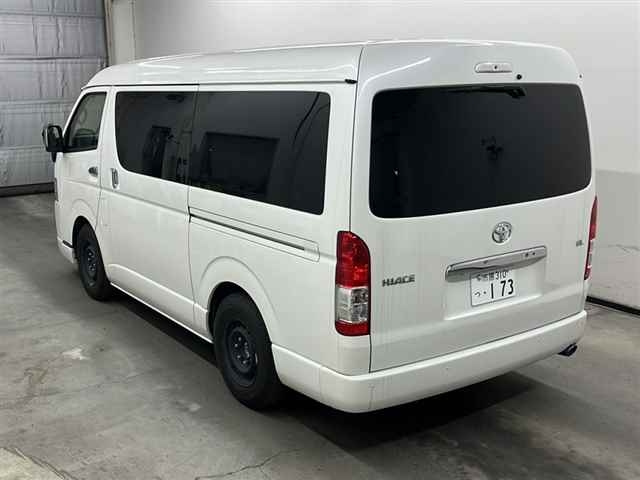 TOYOTA HIACE 2023