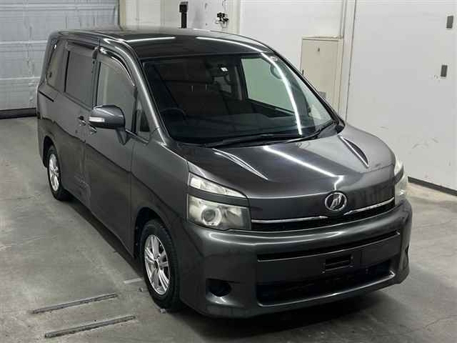 TOYOTA VOXY 2012