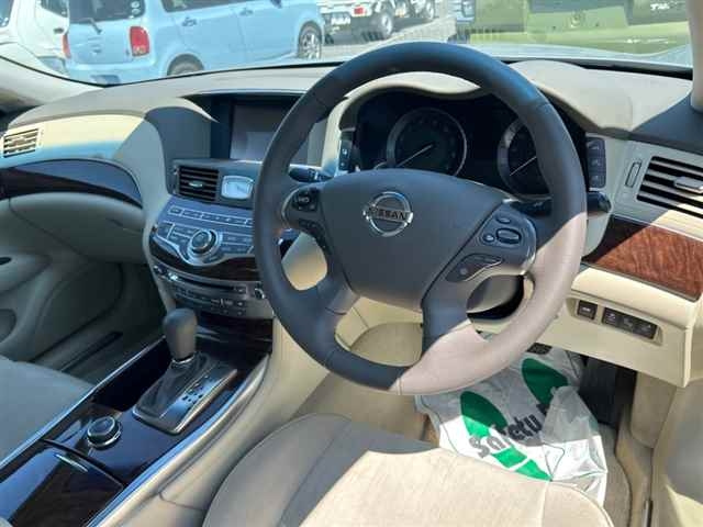 NISSAN FUGA 2021