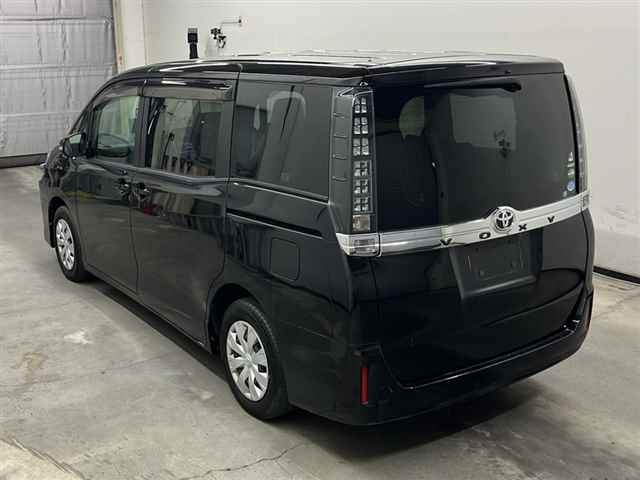 TOYOTA VOXY 2016