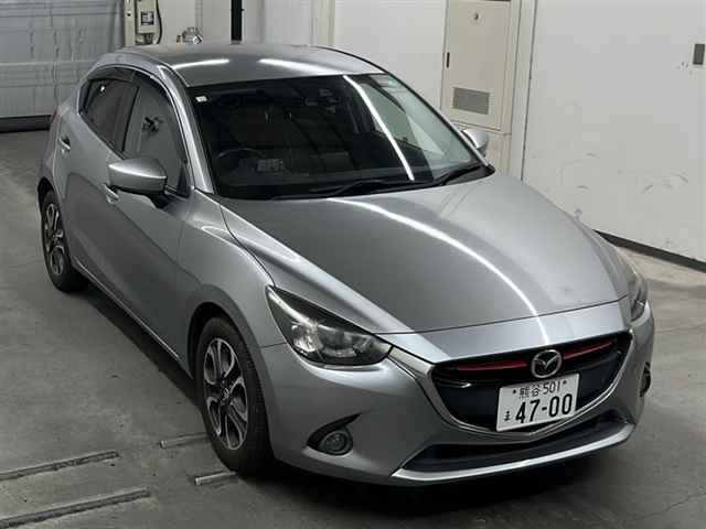 MAZDA DEMIO 2016