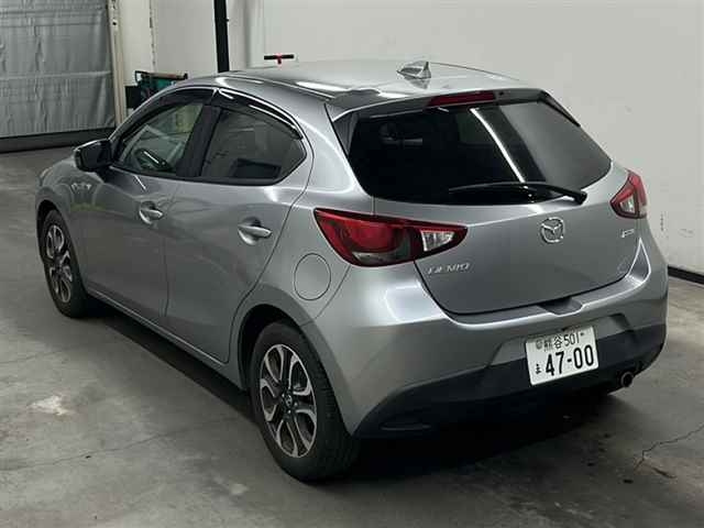 MAZDA DEMIO 2016