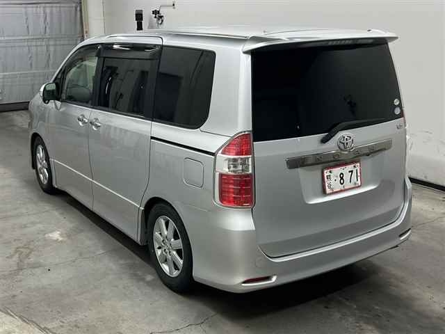 TOYOTA NOAH 2008
