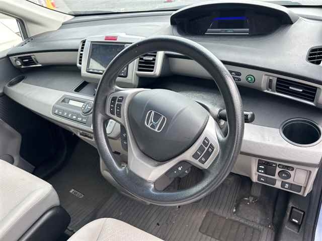 HONDA FREED 2012