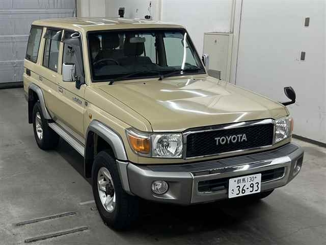 TOYOTA LAND CRUISER 2015