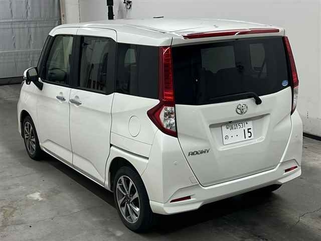 TOYOTA ROOMY 2020