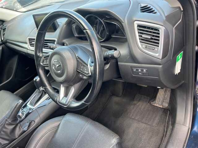 MAZDA AXELA 2017