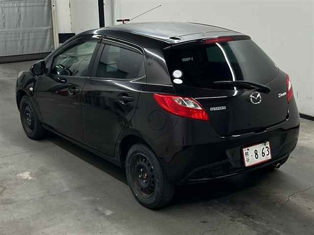 MAZDA DEMIO 2010