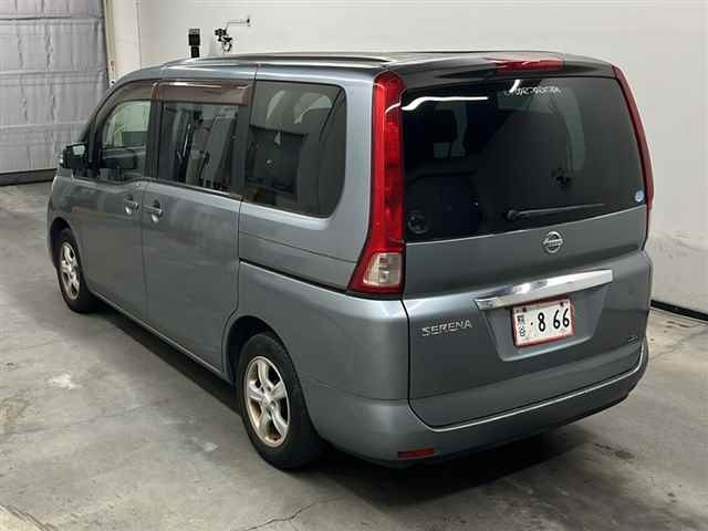 NISSAN SERENA 2010