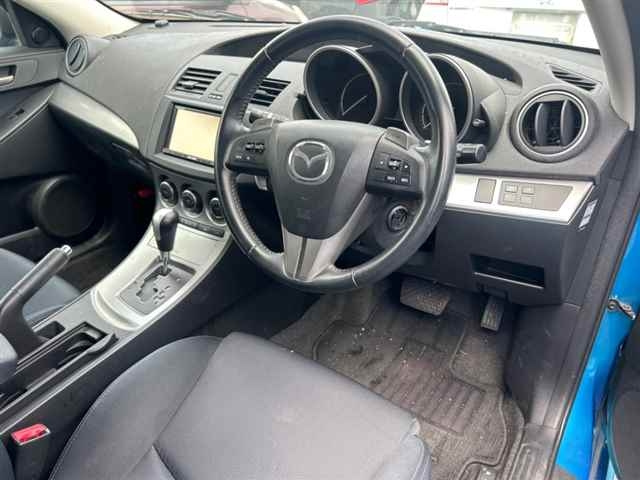 MAZDA AXELA 2009