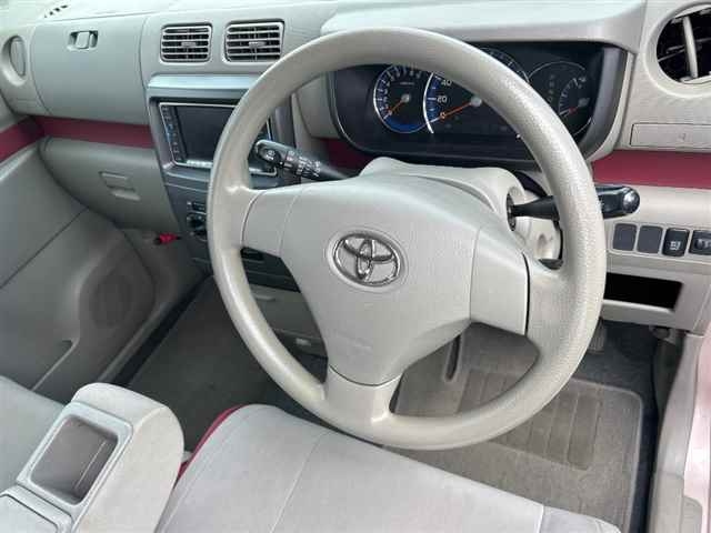 TOYOTA PIXIS SPACE 2012