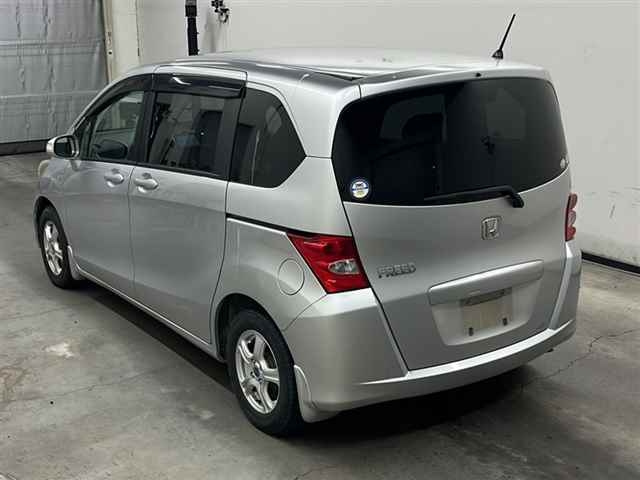HONDA FREED 2010