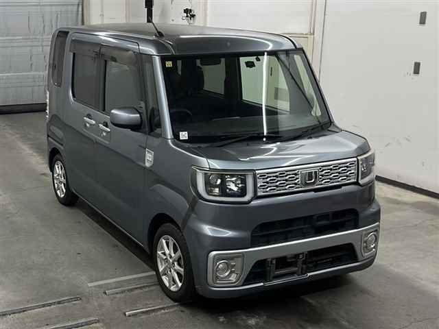 DAIHATSU WAKE 2014