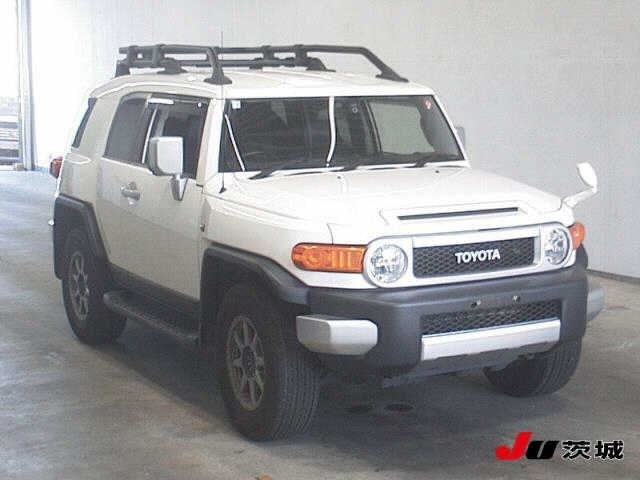 TOYOTA FJ CRUISER 2016