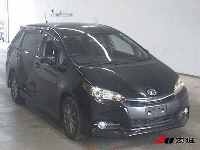TOYOTA WISH 2013