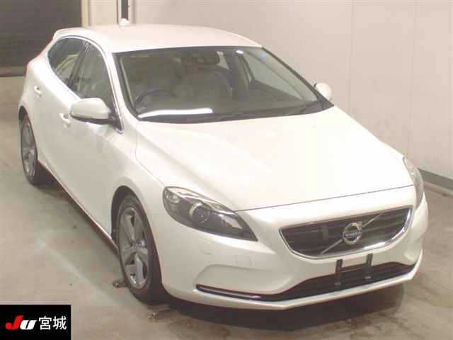 VOLVO V40 2013