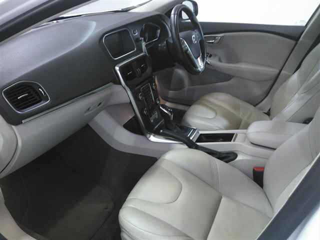 VOLVO V40 2013