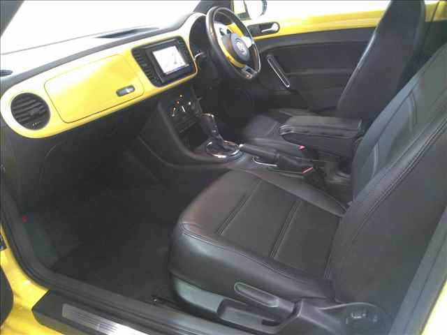 VOLKSWAGEN THE BEETLE 2013