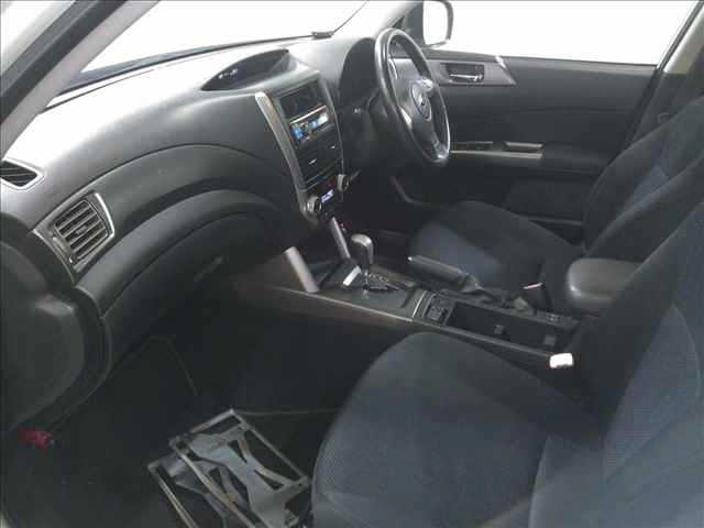 SUBARU FORESTER 2010