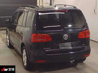 Заказать VOLKSWAGEN GOLF TOURAN