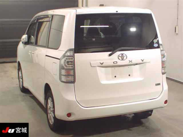 TOYOTA VOXY 2012