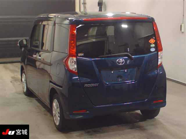 TOYOTA ROOMY 2017