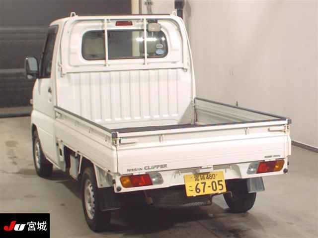 NISSAN CLIPPER TRUCK 2010