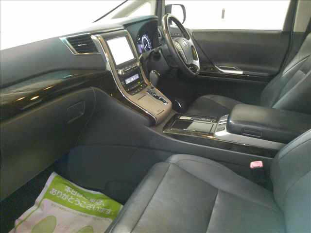 TOYOTA ALPHARD 2013
