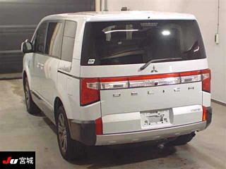 Заказать MITSUBISHI DELICA D5