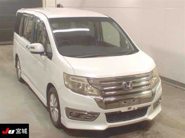HONDA STEP WAGON 2013