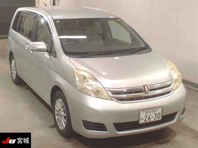 TOYOTA ISIS 2011