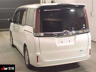 TOYOTA NOAH 2018