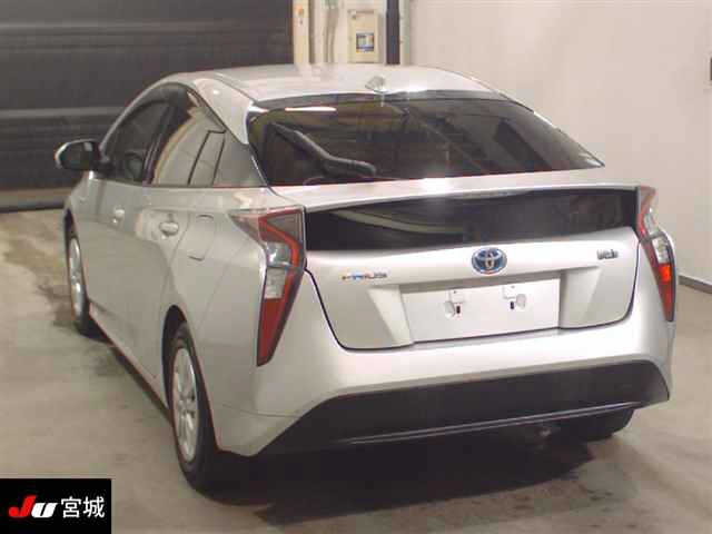 TOYOTA PRIUS 2016