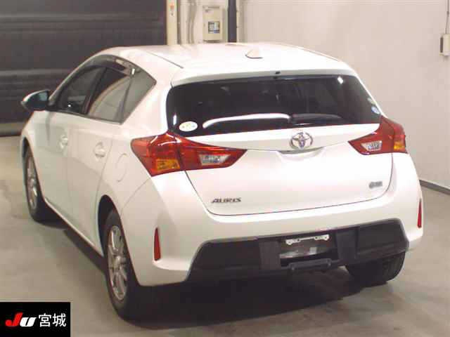 TOYOTA AURIS 2013