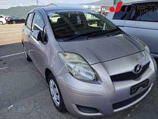 TOYOTA VITZ 2010