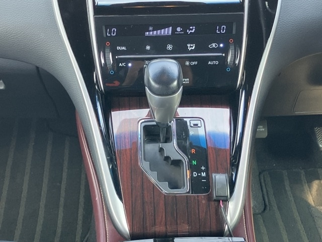 TOYOTA HARRIER 2014