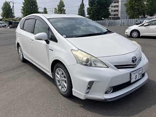 TOYOTA PRIUS ALPHA 2012
