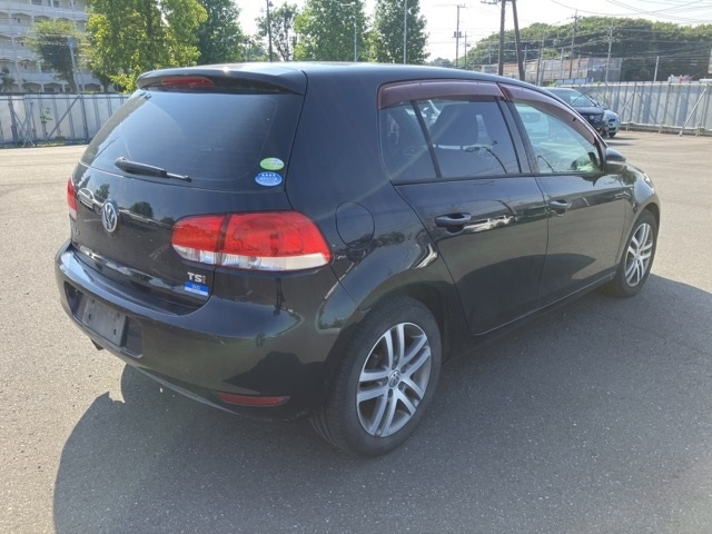 VOLKSWAGEN GOLF 2010