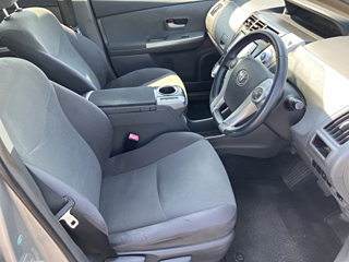 TOYOTA PRIUS ALPHA 2011
