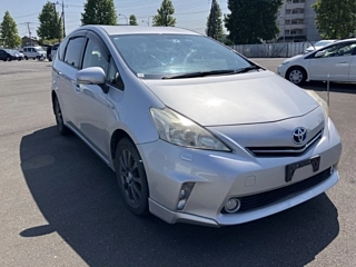 TOYOTA PRIUS ALPHA 2011