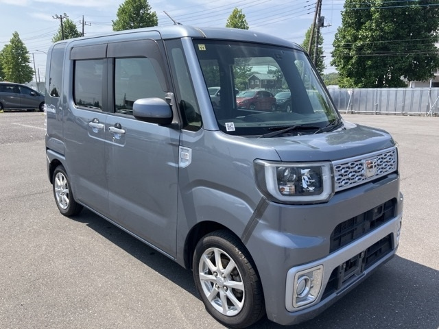 DAIHATSU WAKE 2014