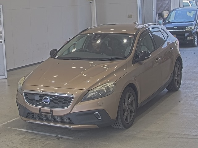 VOLVO V40 2014