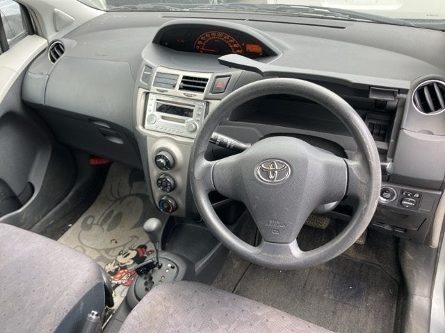 TOYOTA VITZ 2008