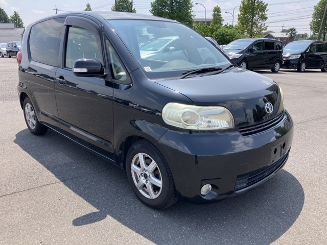 TOYOTA PORTE 2010