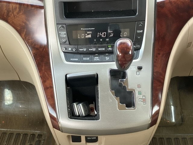 TOYOTA ALPHARD 2008