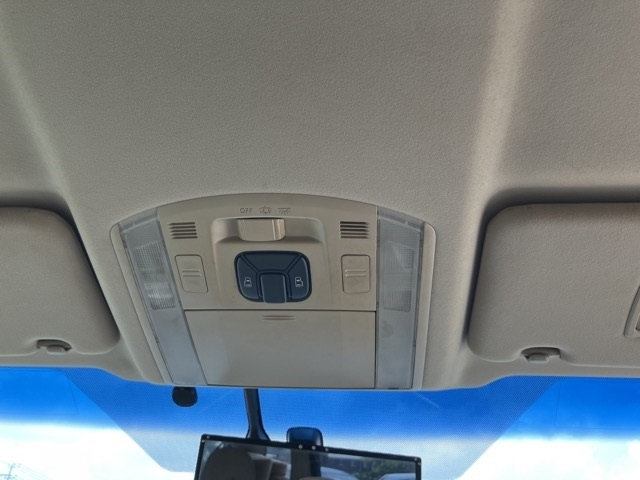 TOYOTA ALPHARD 2008