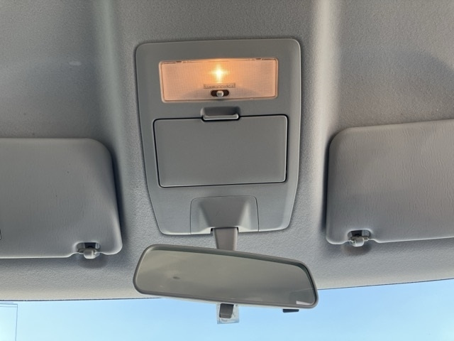 MITSUBISHI DELICA D2 2012