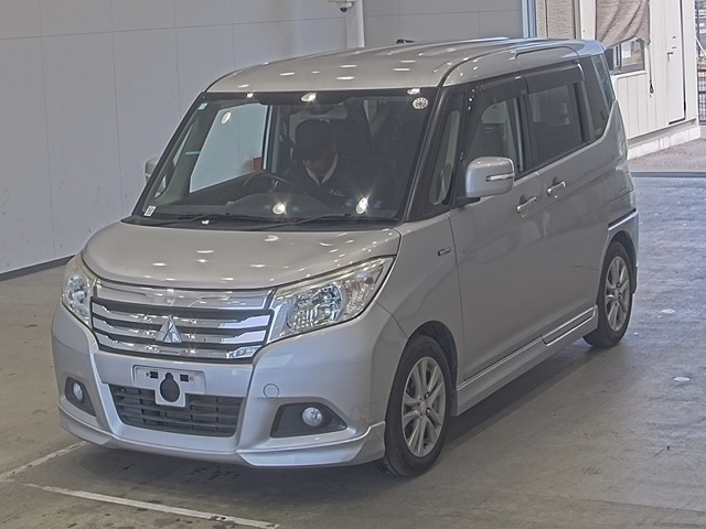 MITSUBISHI DELICA D2 2016