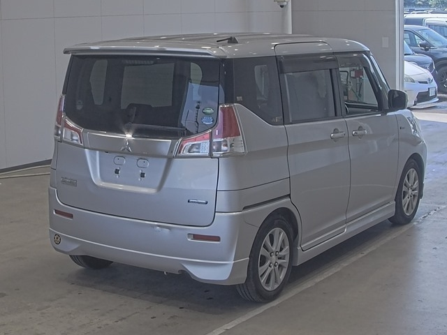 MITSUBISHI DELICA D2 2016