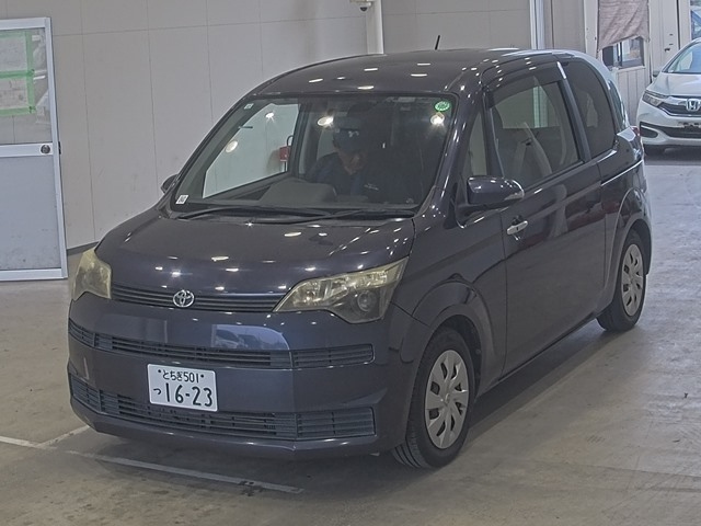 TOYOTA SPADE 2013